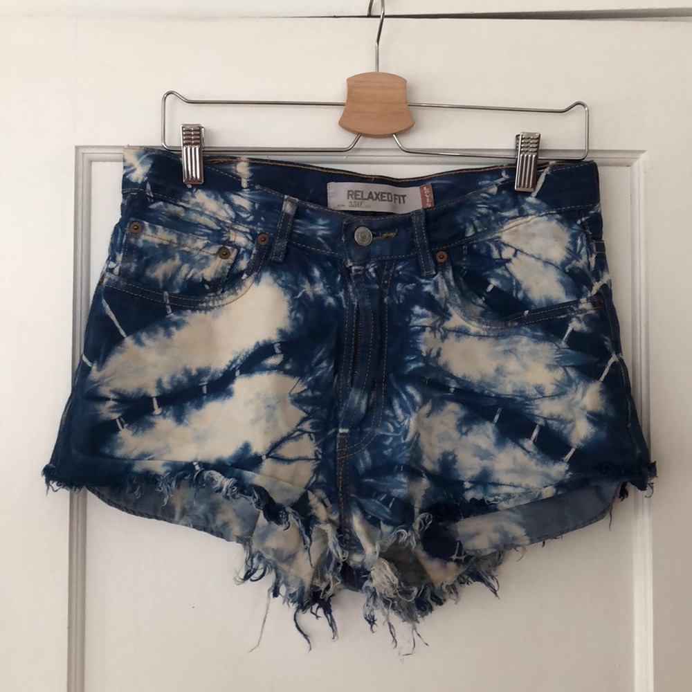 Levi’s Cut-Off Shorts